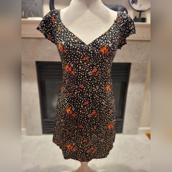 Forever 21 Dresses & Skirts - Forever 21 Liberty Floral Dress